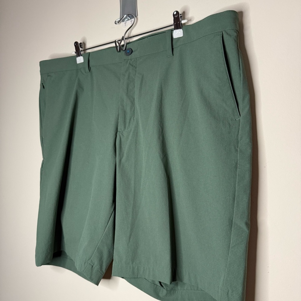 TOMMY BAHAMA Barbados Pro IslandZone® 10-Inch Shorts in Dark Jade - Picture 4 of 11